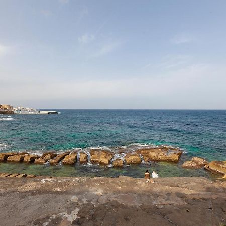Spacious Seafront Apt With Living, Sofa, Wifi & Ac By 360 Estates Sliema Buitenkant foto